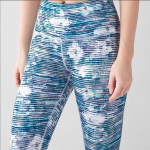 Lululemon True Self Crop II